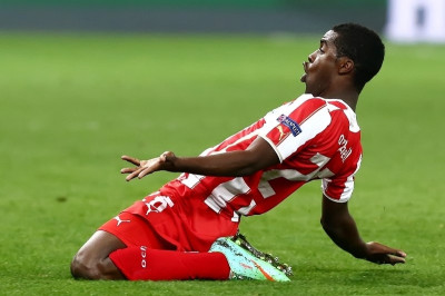 Ολυμπιακός: Στο… κόλπο για Κάμπελ