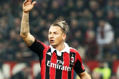 Υπογράφει ο Μεξές!