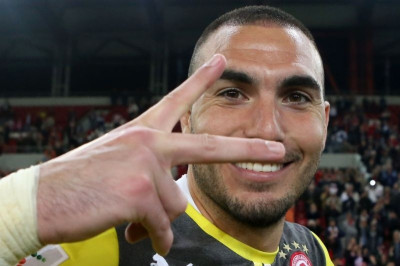 Επιμονή της Βαλένθια για Ρομπέρτο!