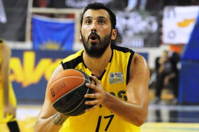 Έμεινε στον Άρη ο Σίμτσακ