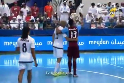 Κίτρινη για μια σέλφι με τον Ζιζού (video)