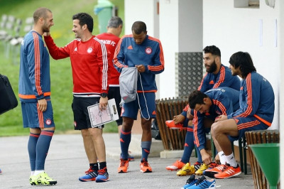 Ολυμπιακός: Στο Ζέεφελντ οι διεθνείς (photos)