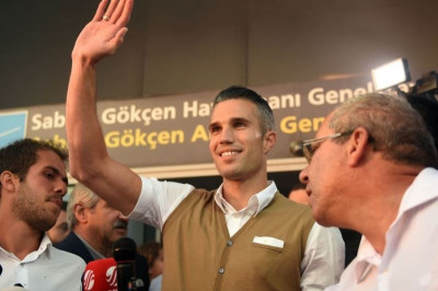 Φενέρμπαχτσε: Ανακοινώθηκε ο Φαν Πέρσι (photo)