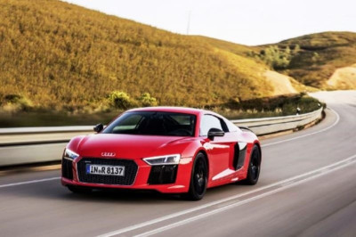 Νέες εικόνες από το Audi R8 (photos)