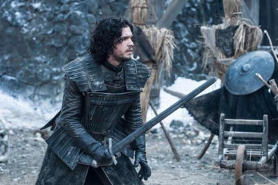 Πρώην παίκτης του Παναθηναϊκού με το σπαθί του… John Snow (photo)