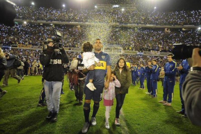 Γκρέμισαν... το Bombonera για τον Τέβεζ! (photos+videos)