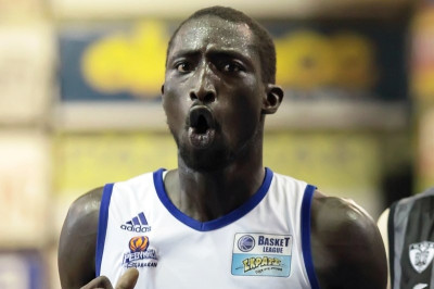 Ελληνική μάχη για Φαγέ!