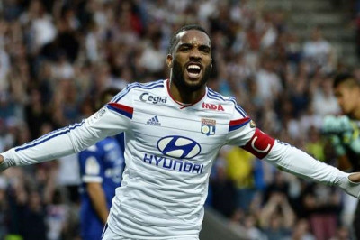 Λακαζέτ: «Δεν το... κουνάω»!