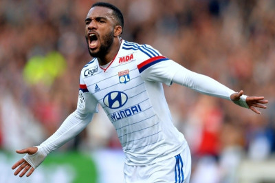 Πρόταση Παρί για Λακαζέτ!