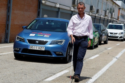 Τυφλοί οδηγούν σε πίστα! (video)