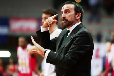 Ανανεώνει ο Πλάθα