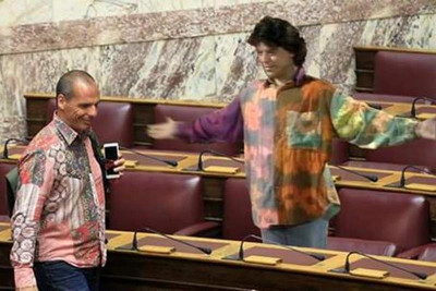 Απίστευτο trollάρισμα για το πουκάμισο του Βαρουφάκη! (photos)