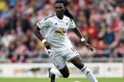 Σουόνσι: Μένει ο Γκομίς