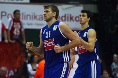 Στην Τσιμπόνα ο Ζίζιτς