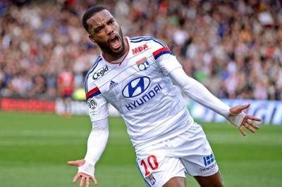 Μέχρι το 2019 στη Λιόν ο Λακαζέτ!