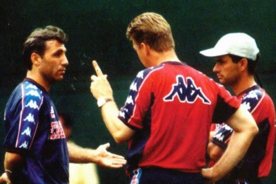 Απάντησε ο Φαν Χάαλ στον Στόιτσκοφ!