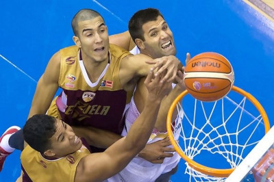 Το buzzer beater του Ρέγες! (video)