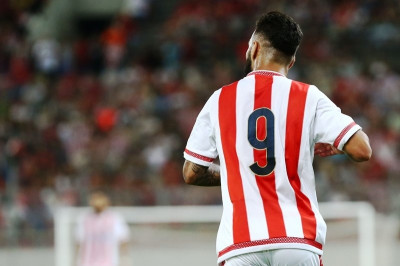 Μένει ο Ντουρμάζ