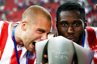 Η Τζένοα τα σκάει για «ερυθρόλευκο»!