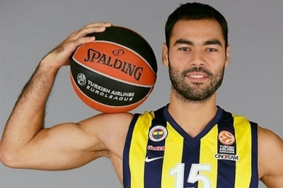 Στη Νταρουσάφακα ο Τσετίν