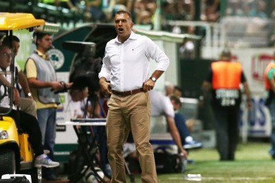 Αναστασίου: «Να σηκώσουμε κεφάλι»