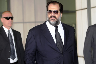 Τζάμπα μάγκας έγινε μια φορά ο Πατέρας