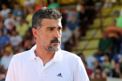 Κέρκυρα: Ο Διγκόζης στο... τιμόνι!