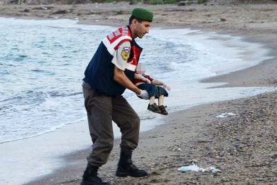 Συγκλονίστηκες με το πιτσιρίκι… Πα@άρια συγκλονίστηκες…