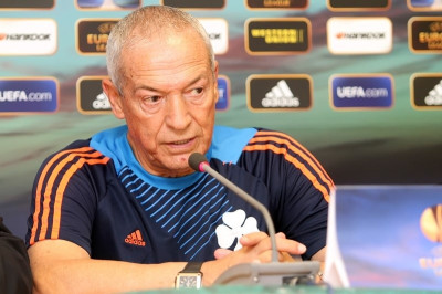 Φερέιρα: «Πρωταθλητής με αθέμιτα μέσα ο Ολυμπιακός»