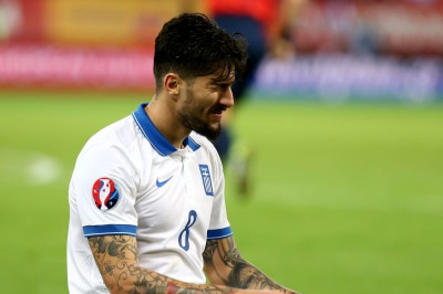 Γιούχαραν τον Κονέ