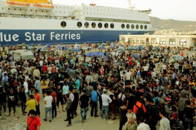 Χαοτική η κατάσταση στη Μυτιλήνη: Νέα επεισόδια μεταξύ αστυνομικών και μεταναστών