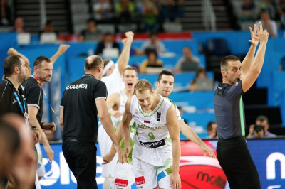 Μπλάζιτς κλέβει, Μπλάζιτς… καρφώνει! (video)