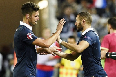 Έκραξαν Ζιρού για τις χαμένες ευκαιρίες