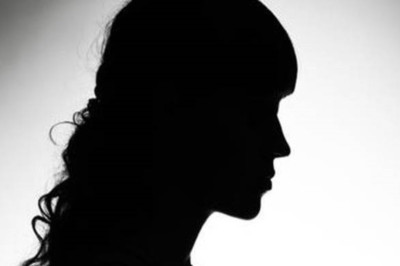 Απίστευτη υπόθεση εκβιασμού: Γραμματέας υπνώτιζε γιατρό και τον έβγαζε γυμνές φωτογραφίες