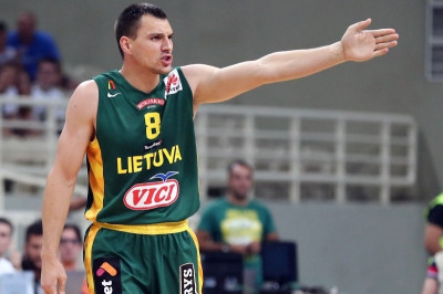 Ευρωμπάσκετ 2015: Ο Ματσιούλις τους ξελασπώνει... κυριολεκτικά! (photo)