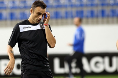 Γερανός… σήκωσε το τζιπ του Μπερμπάτοφ! (photo)