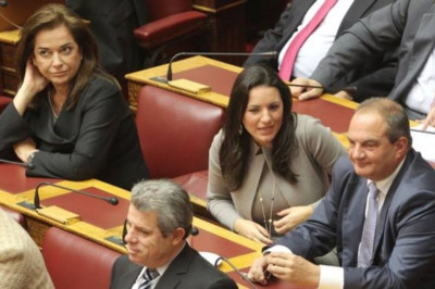 ΝΔ: Υπόγειες διαβουλεύσεις και μυστικά δείπνα στη μάχη της διαδοχής