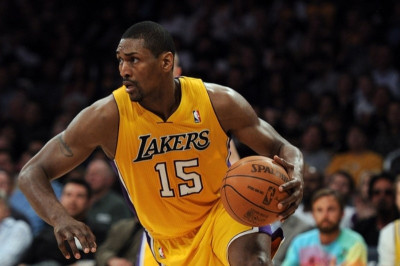 Ξανά στους Λέικερς ο Γουόρλντ Πις