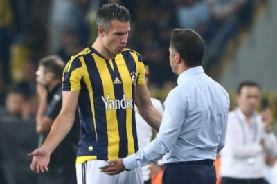 Τα καψόνια του Περέιρα έχουν κάνει έξαλλο τον Φαν Πέρσι! (video)