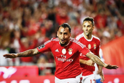 Απίστευτη απαίτηση σε Μήτρογλου από google translate!