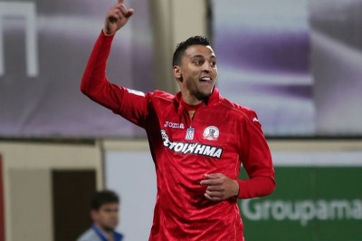 «Χάδι» σε Σολτάνι!