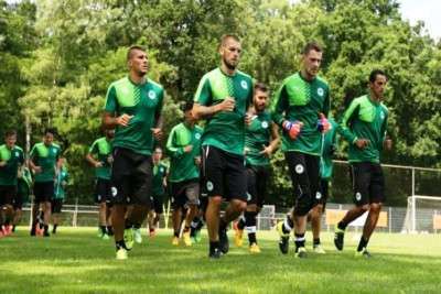 Με φανέλα άλλης ομάδας στην προπόνηση παίκτης του Παναθηναϊκού (video)