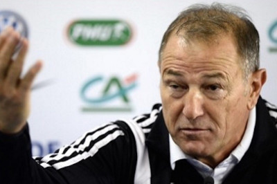 Ντε Μπιάζι: «Λυπάμαι για την επίθεση»