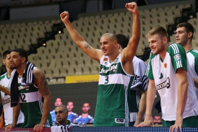 Έπαθε... πλάκα με τον κόσμο ο Πάβλοβιτς! (video)