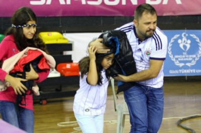 Τουρκία: Εικόνες ντροπής στο Σούπερ Καπ Γυναικών! (photos)