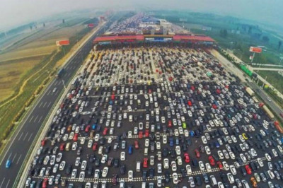 Νομίζετε ότι έχετε κολλήσει σε κίνηση; Αυτό το βίντεο θα σας αλλάξει σίγουρα γνώμη!