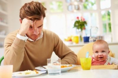 Παθαίνουν οι άνδρες "επιλόχειο" κατάθλιψη;