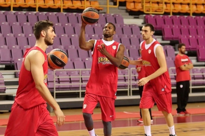 Στρόμπερι: «Σκληρή άμυνα και αυτοπεποίθηση»