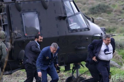 Τα στρατιωτικά μπουφάν δεν σε κάνουν και κομάντο...