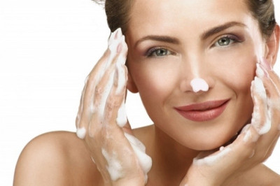 Πώς θα μειώσετε το μέγεθος των πόρων στην επιδερμίδα σας